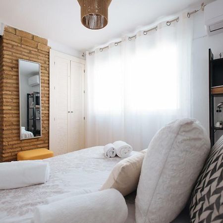 セビリアCozy Attic With Terrace- 1Bd 1Bth- San Vicenteアパートメント エクステリア 写真