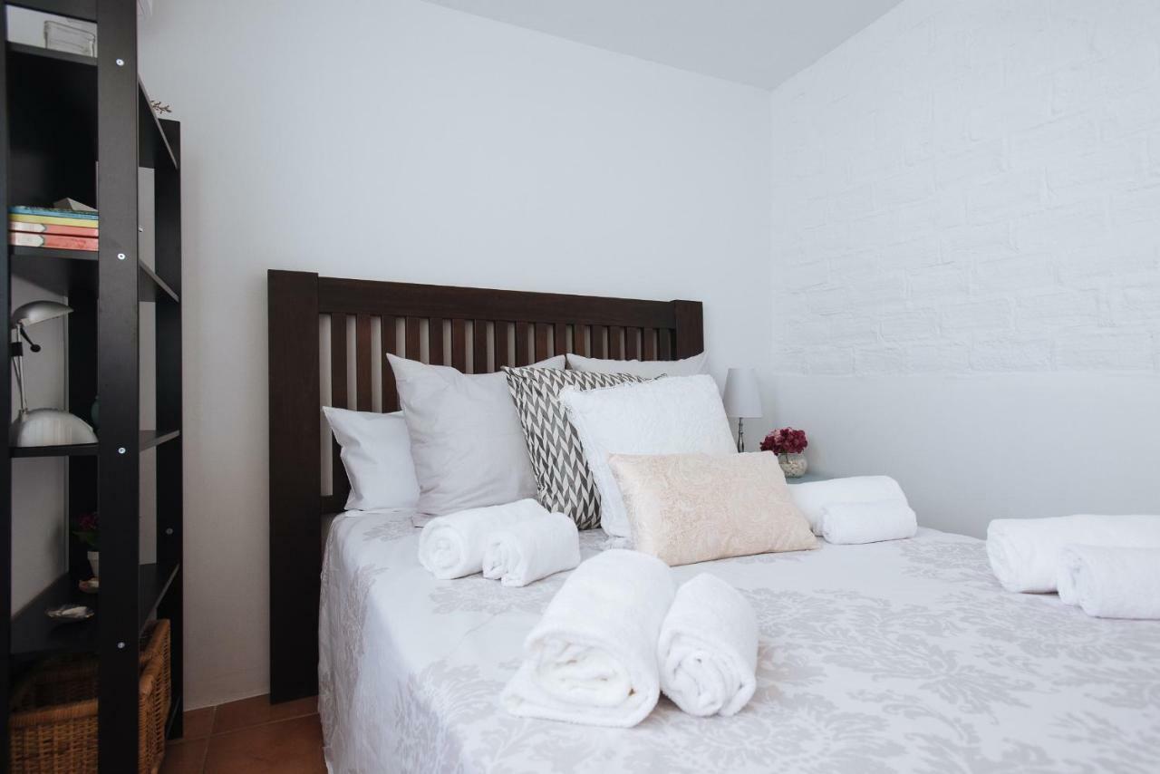 セビリアCozy Attic With Terrace- 1Bd 1Bth- San Vicenteアパートメント エクステリア 写真