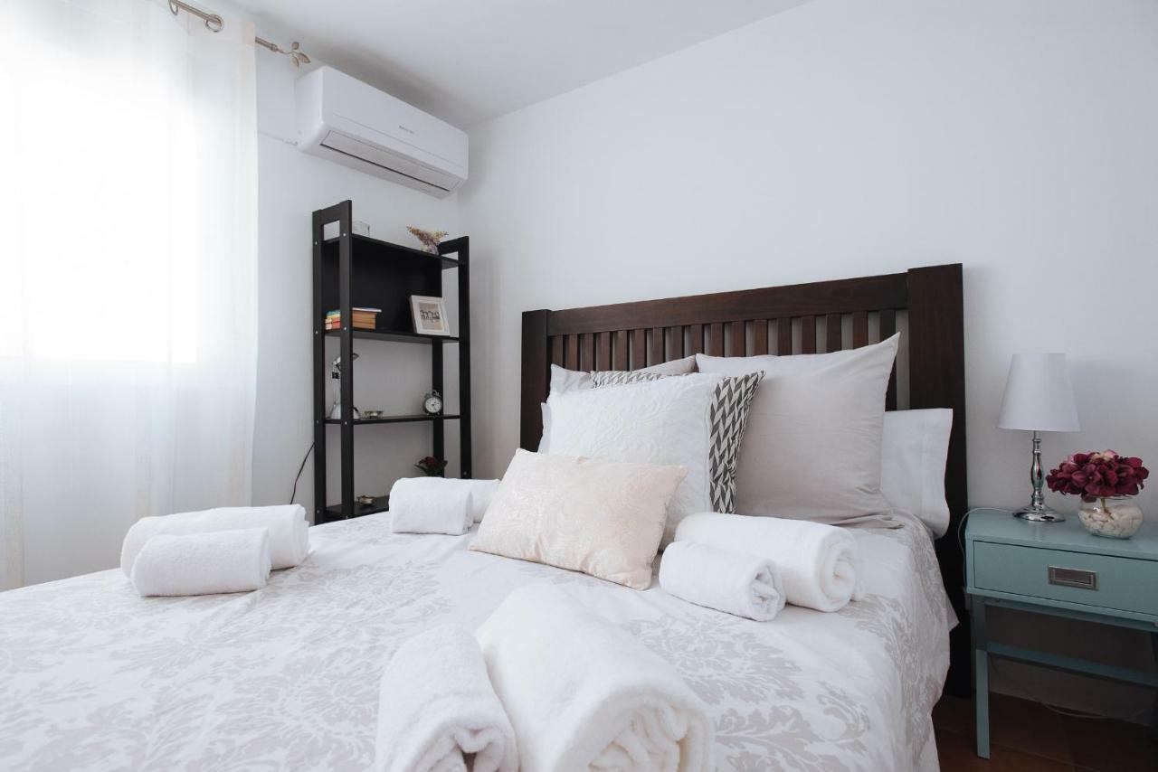 セビリアCozy Attic With Terrace- 1Bd 1Bth- San Vicenteアパートメント エクステリア 写真