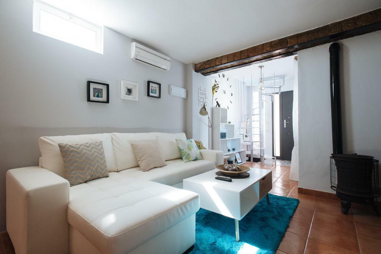 セビリアCozy Attic With Terrace- 1Bd 1Bth- San Vicenteアパートメント エクステリア 写真